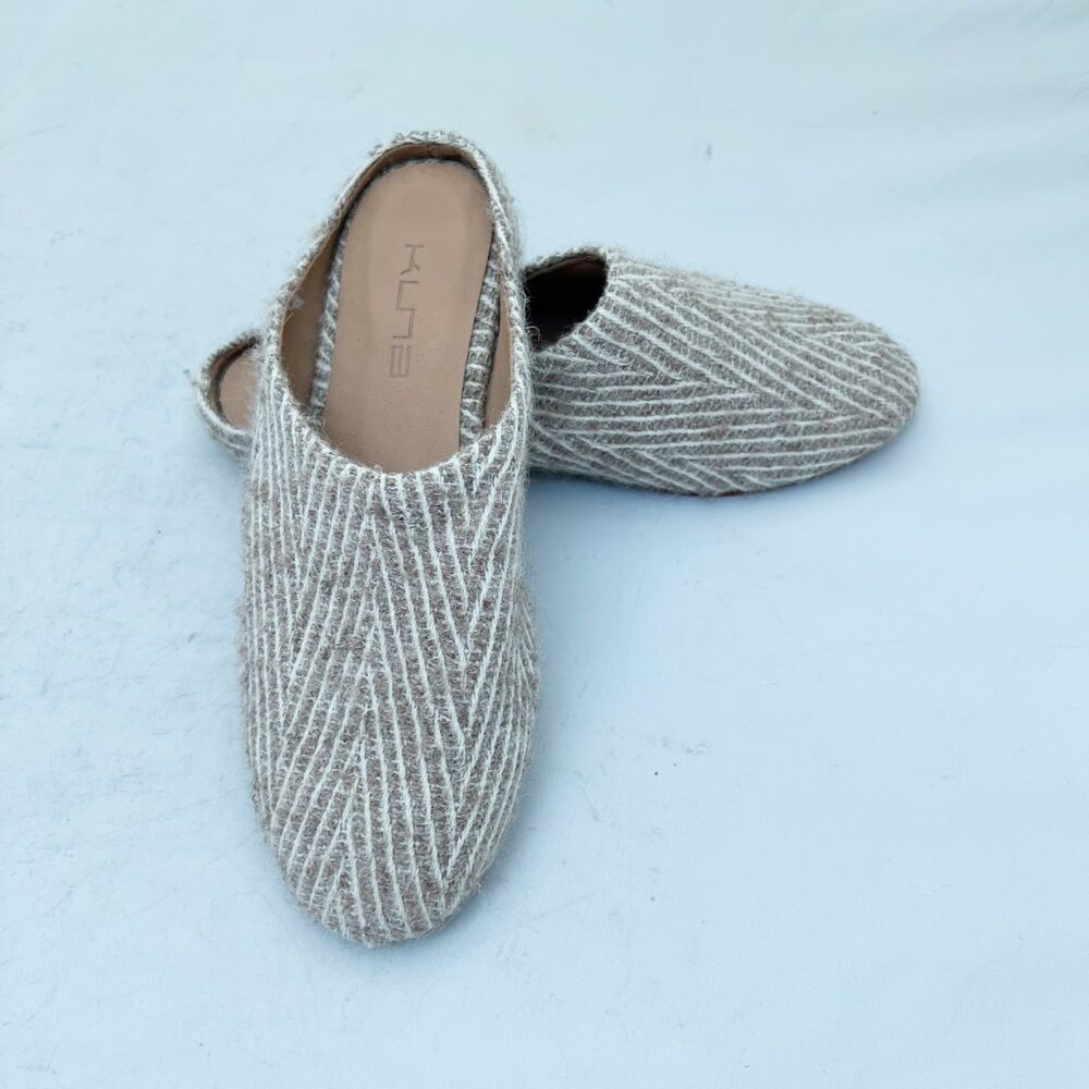 Kuna Beige White Chevron Pattern Alpaca Wool Slip-On 36